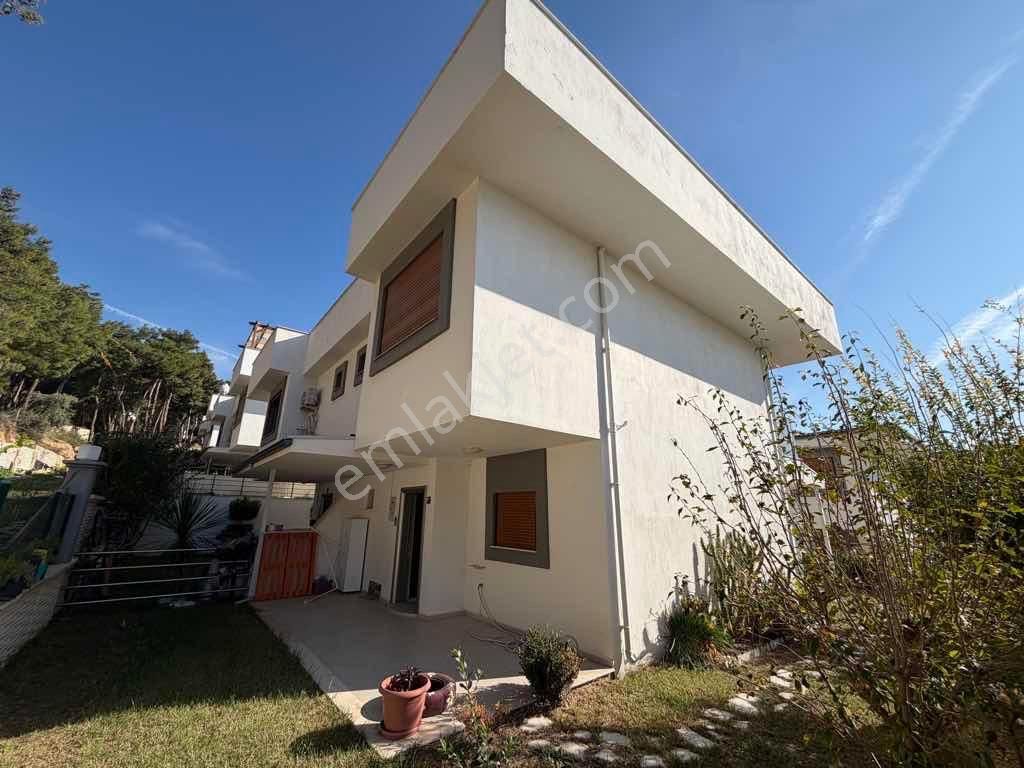 Deniz Manzaralı Ve Doğa İçinde Bakımlı Villa - Görsel 8