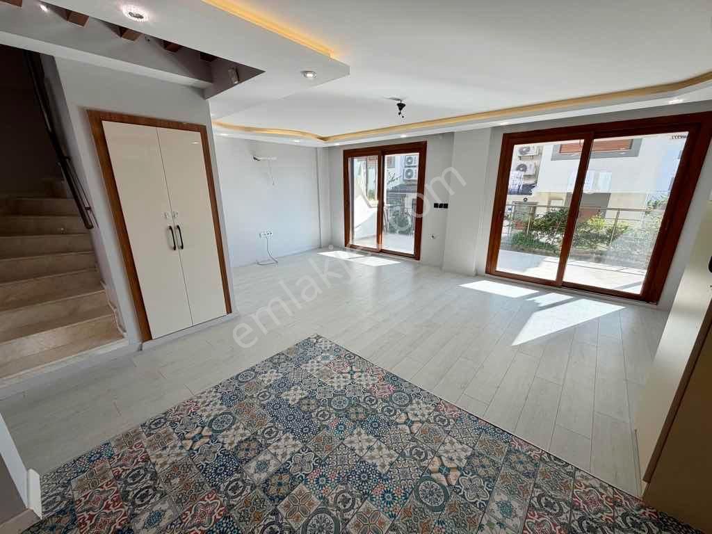 Deniz Manzaralı Ve Doğa İçinde Bakımlı Villa - Görsel 16