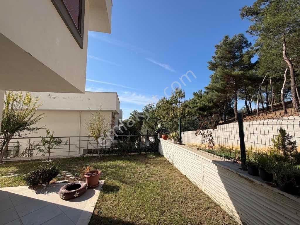 Deniz Manzaralı Ve Doğa İçinde Bakımlı Villa - Görsel 4