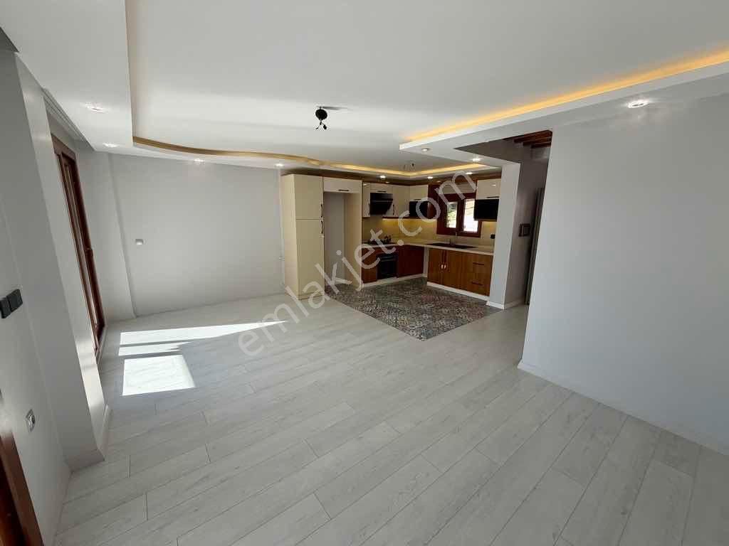 Deniz Manzaralı Ve Doğa İçinde Bakımlı Villa - Görsel 17