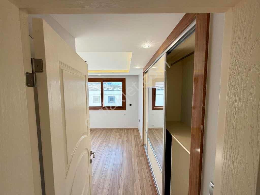 Deniz Manzaralı Ve Doğa İçinde Bakımlı Villa - Görsel 23