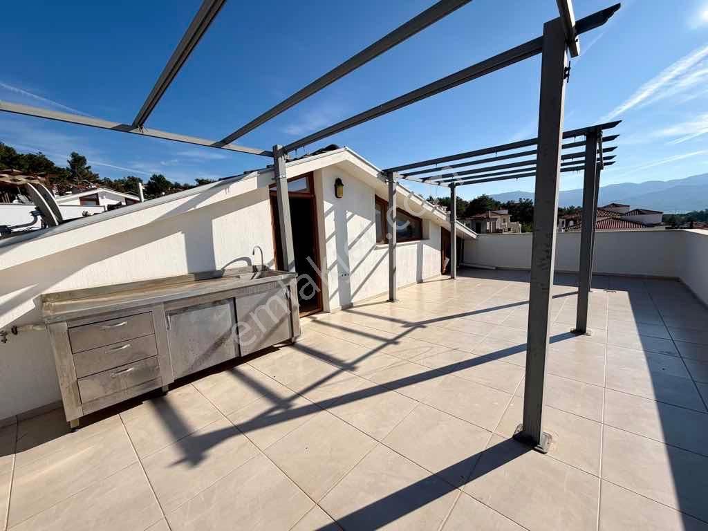 Deniz Manzaralı Ve Doğa İçinde Bakımlı Villa - Görsel 35