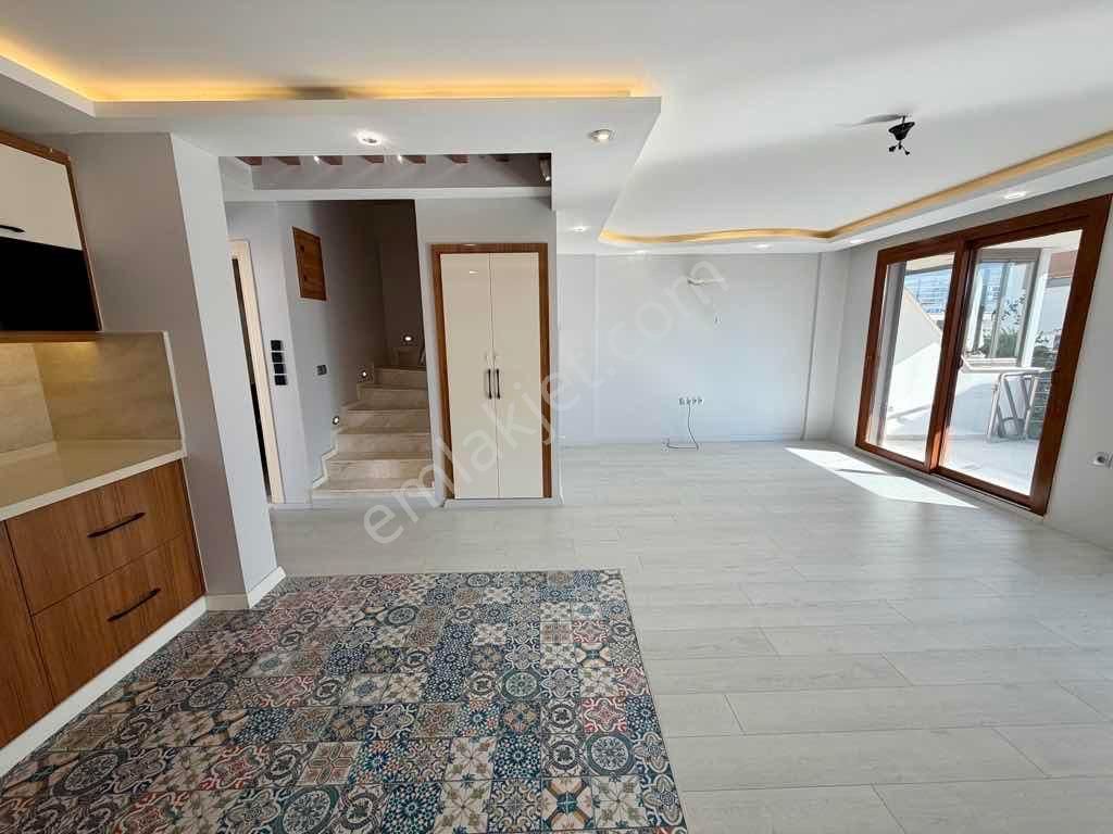Deniz Manzaralı Ve Doğa İçinde Bakımlı Villa - Görsel 14