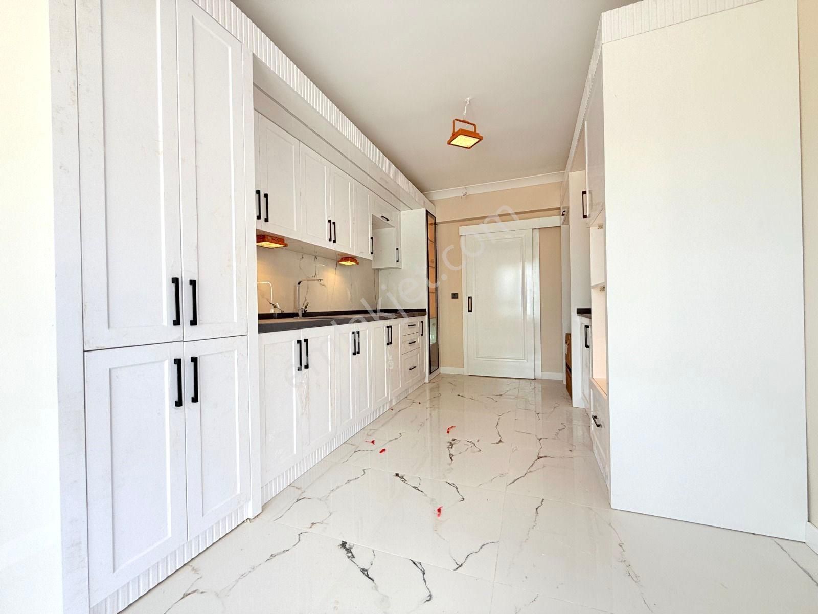 4.000.000 Kadar Kredi Limitli Arakat Öncephe Kilerli Vestiyer Odalı 4,5+1