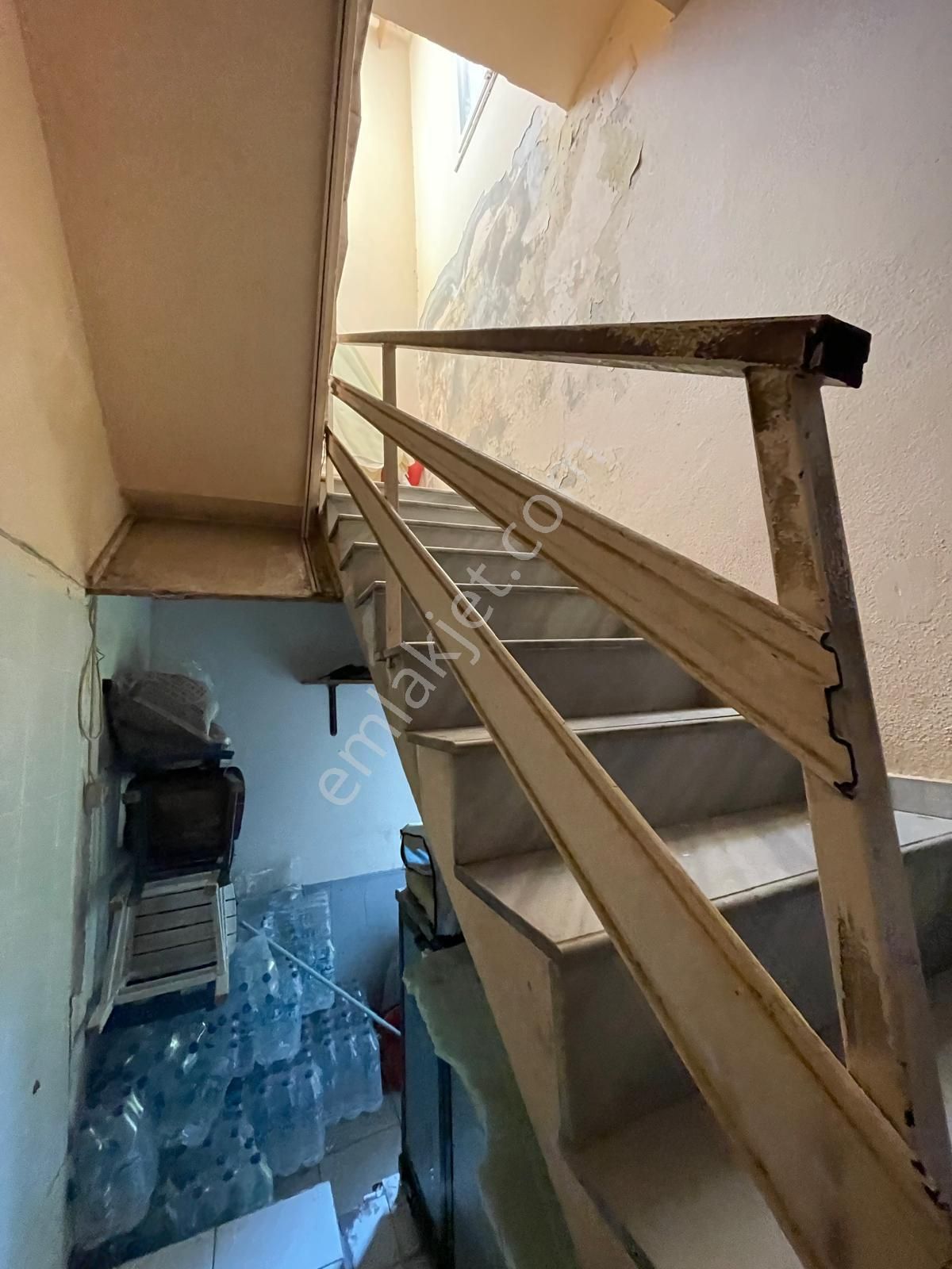 Cunda'da Ticari Faliyete Uygun Dükkanlar Ve Daire Taş Bina - Görsel 9