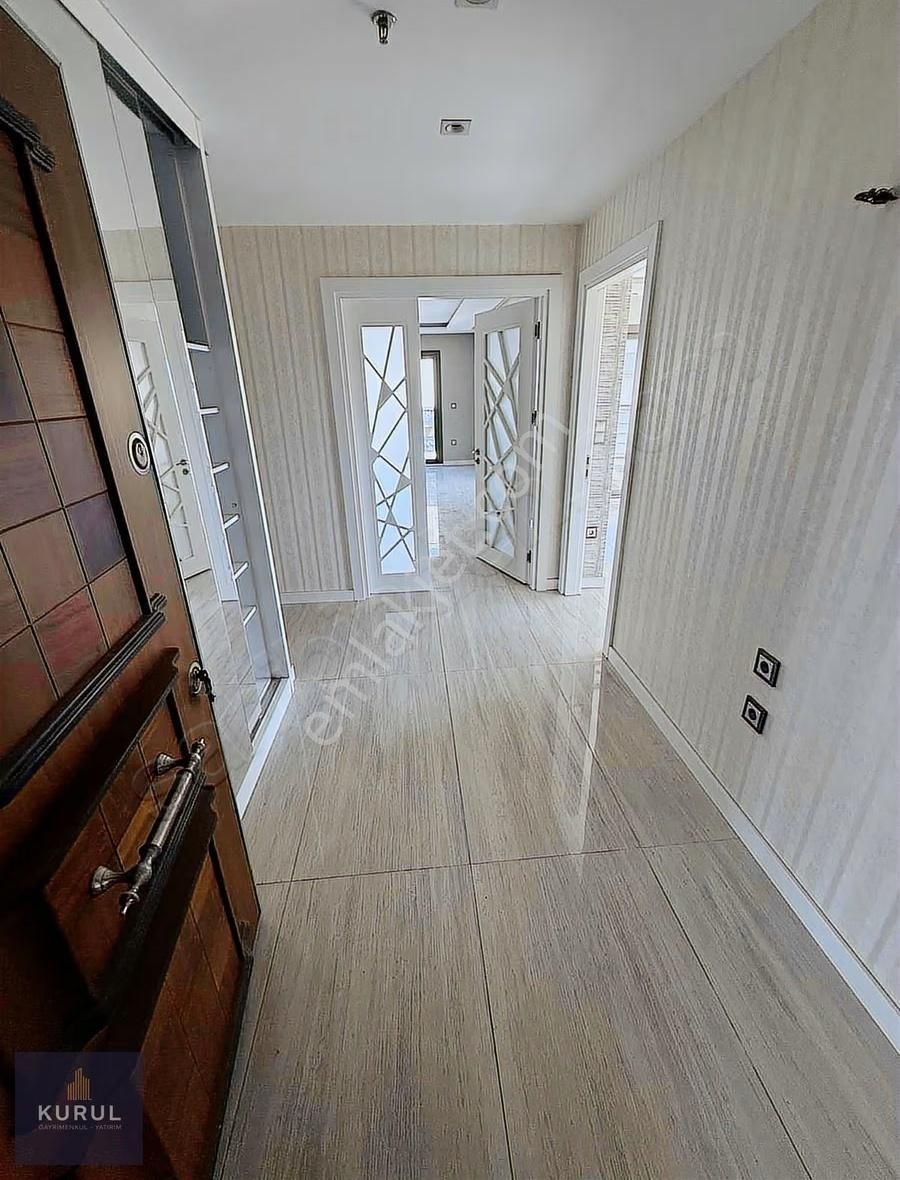 Kurul Gayrimenkul'den Göl Manzaralı Yeni Baraj'da Satılık 4+1