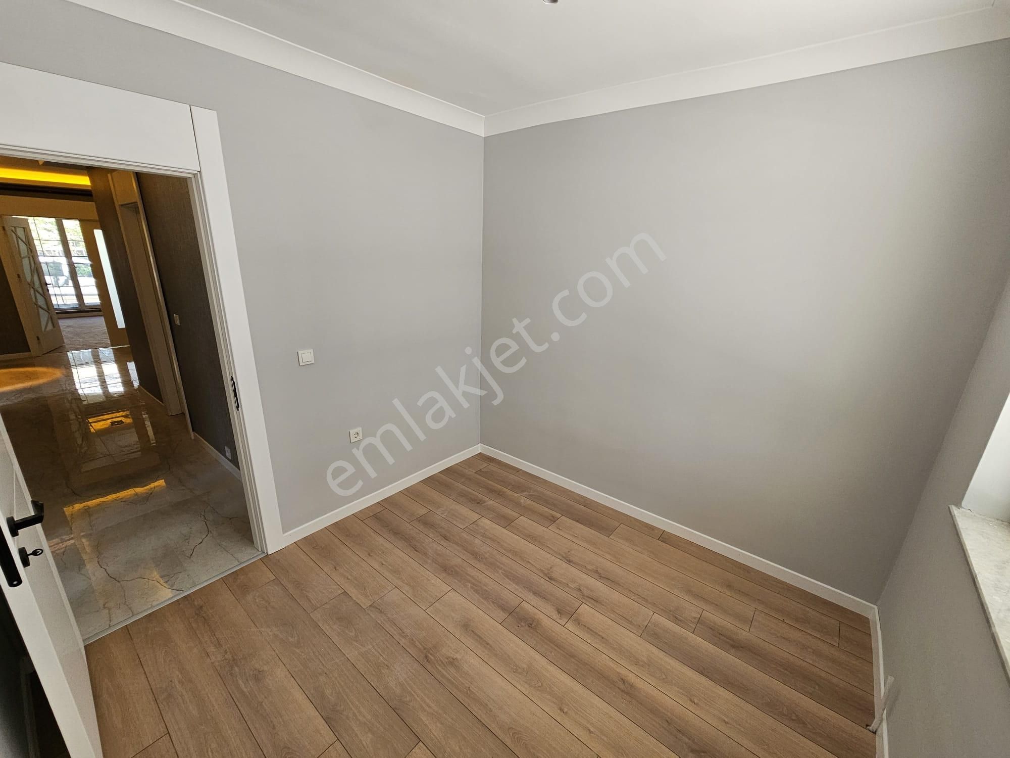 Merkezin İçinde İskanlı İşçilik Harikası Ultra Lüks Y.giriş 3+1 - Görsel 17