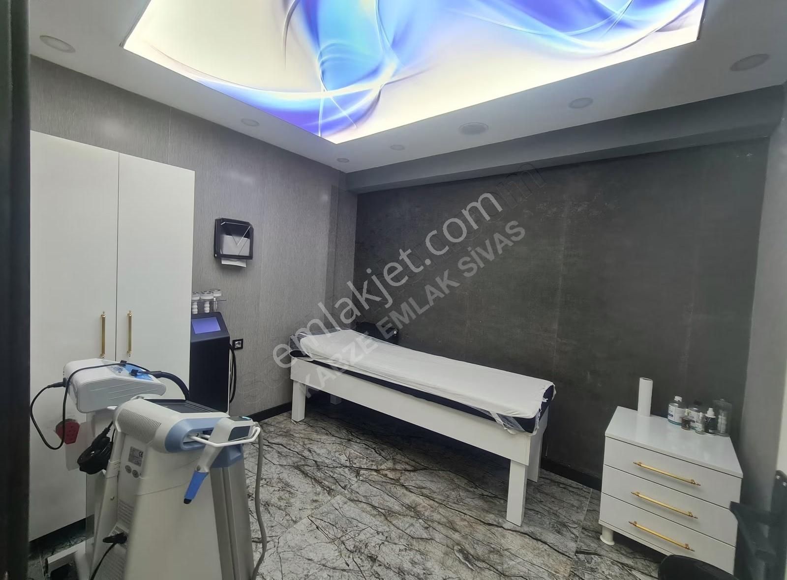 Kabze Emlaktan Arı Sitesinde Devren Kiralık Güzellik Merkezi - Görsel 15