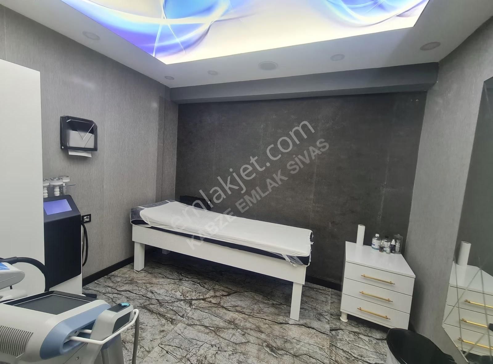 Kabze Emlaktan Arı Sitesinde Devren Kiralık Güzellik Merkezi - Görsel 3