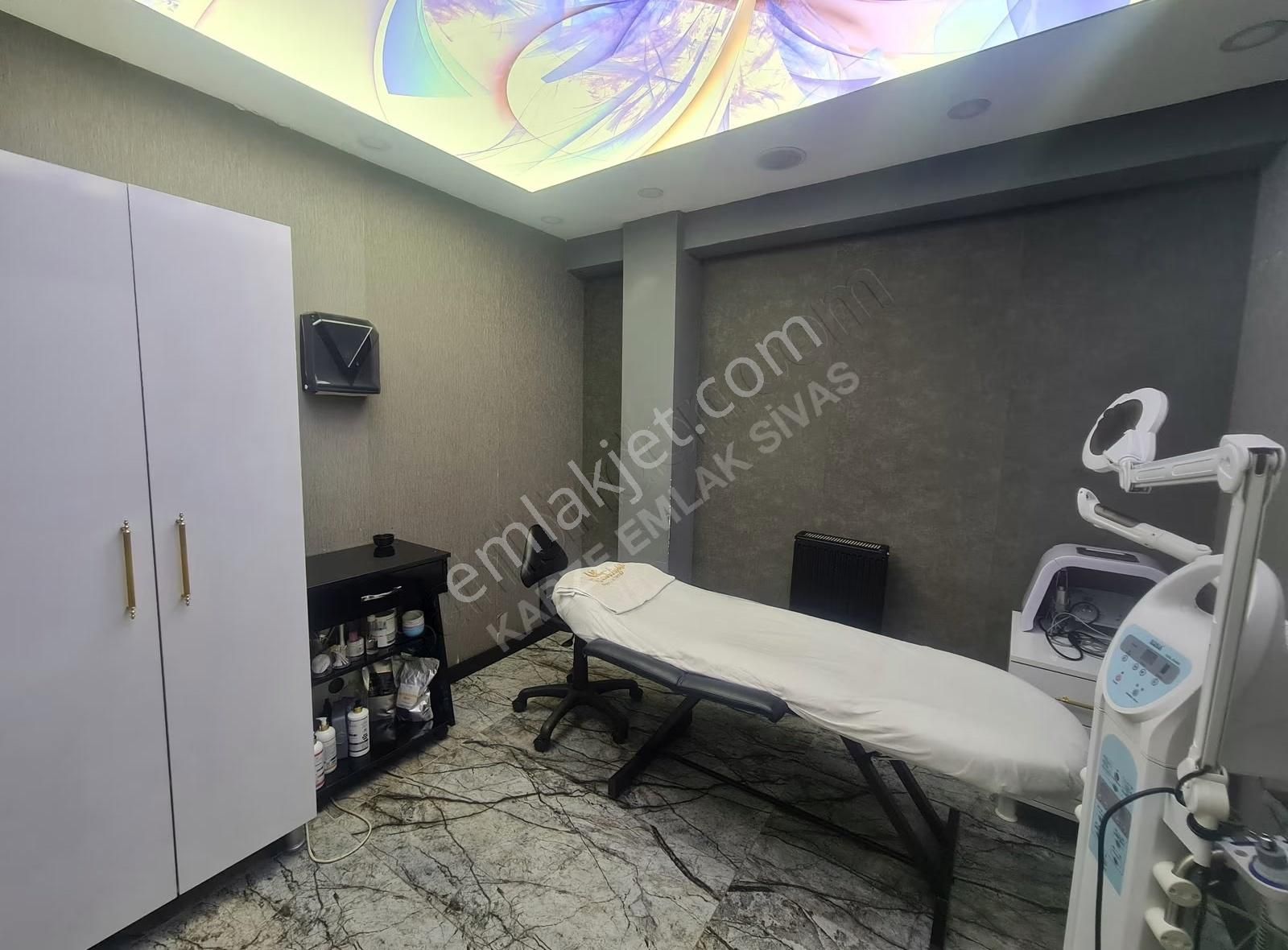 Kabze Emlaktan Arı Sitesinde Devren Kiralık Güzellik Merkezi - Görsel 9