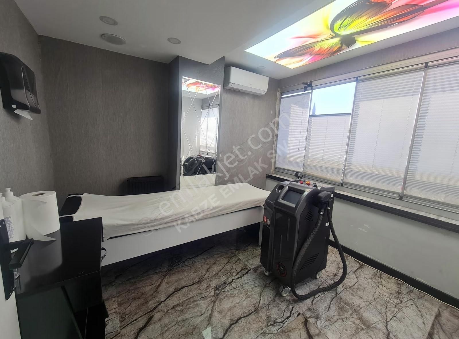 Kabze Emlaktan Arı Sitesinde Devren Kiralık Güzellik Merkezi - Görsel 11