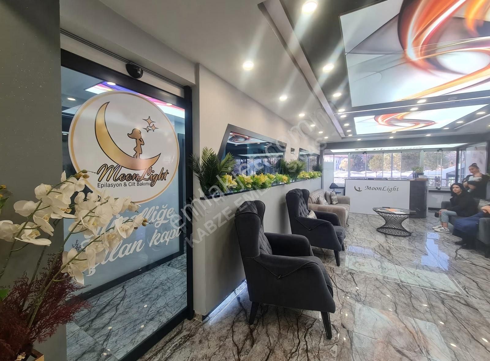 Kabze Emlaktan Arı Sitesinde Devren Kiralık Güzellik Merkezi - Görsel 16