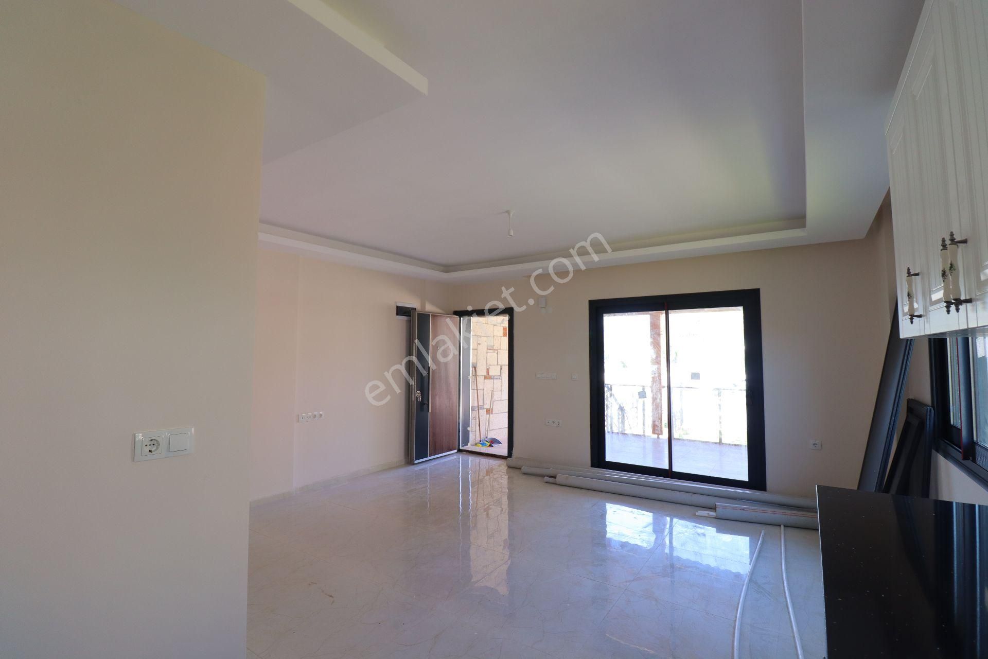 Seferihisar Ürkmezde Denize Tarafında Satılık 3+1 Villa - Görsel 15