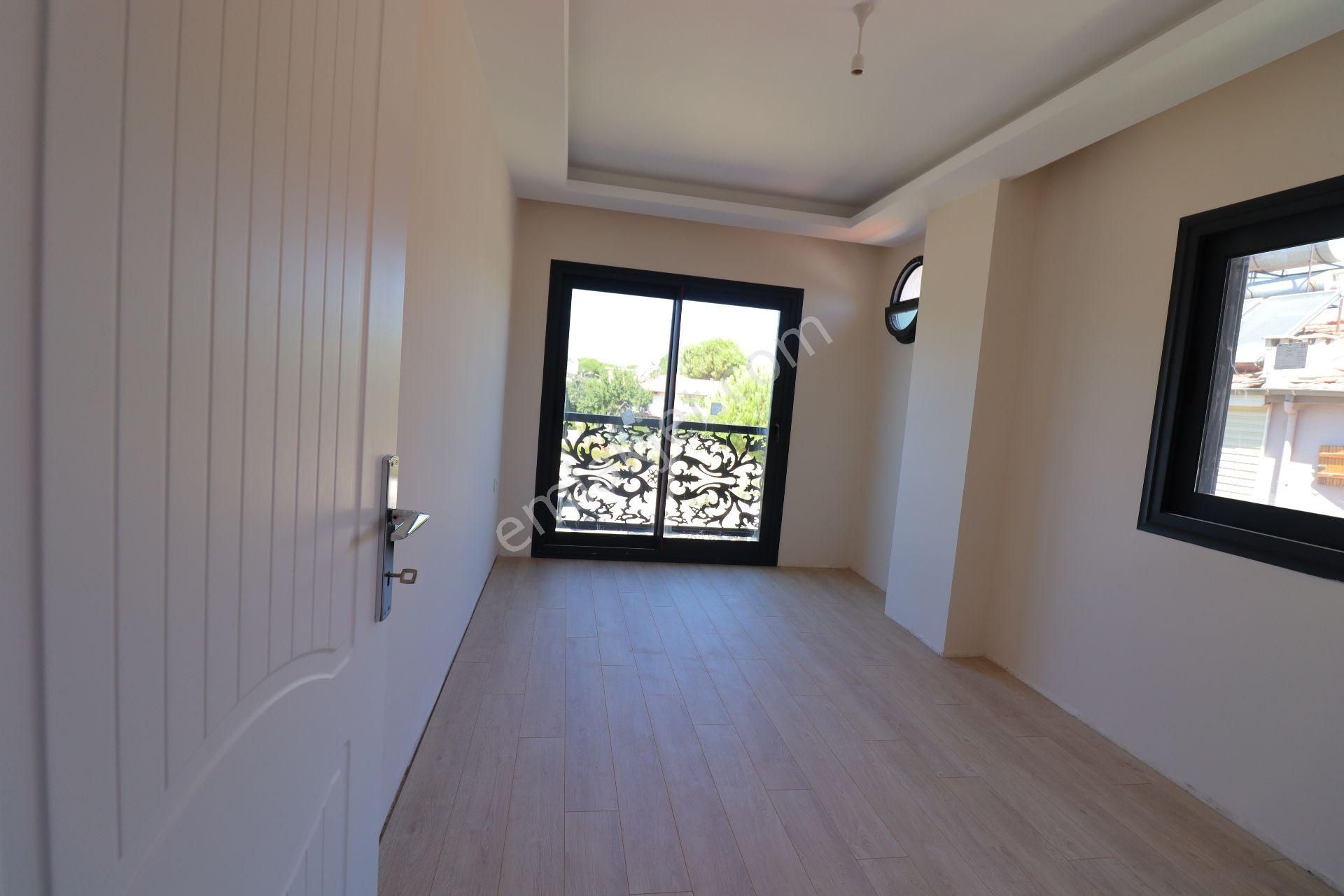 Seferihisar Ürkmezde Denize Tarafında Satılık 3+1 Villa - Görsel 23