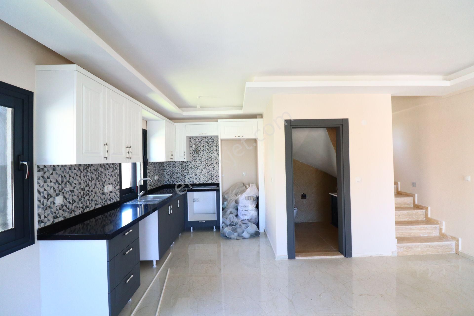 Seferihisar Ürkmezde Denize Tarafında Satılık 3+1 Villa - Görsel 20