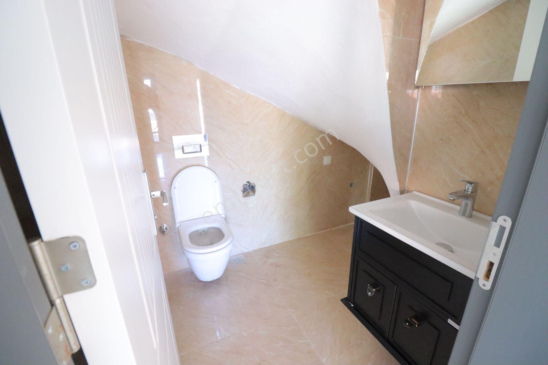 Seferihisar Ürkmezde Denize Tarafında Satılık 3+1 Villa - Görsel 18