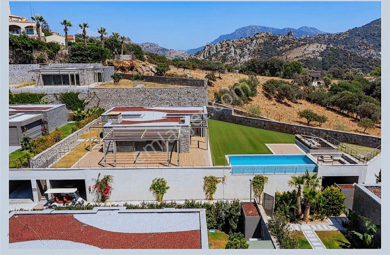 Seba Taş Evler 1. Etapda Deniz Manzaralı, Havuzlu Lüks Villa