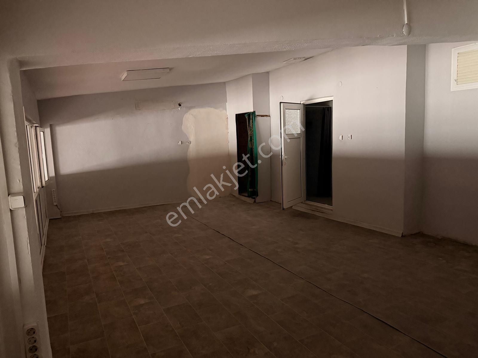 Otosansitte Çift Dükkan Kiralık İş Yeri - Görsel 19