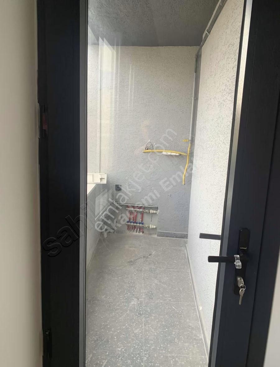 Akademi Emlak Tan 2+1 Metrobüse 3dk - Görsel 2