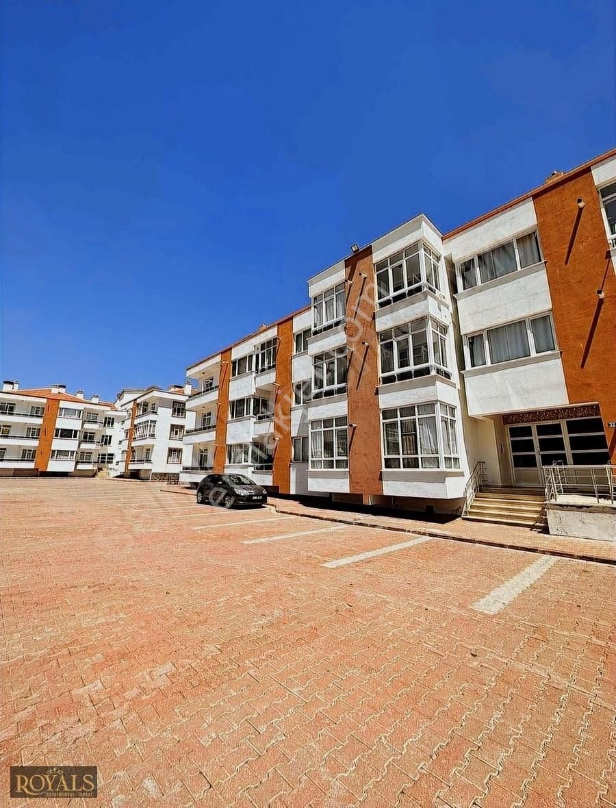 Selçuklu Kosova Mahallesinde Kiralık 1+1 Eşyalı Arakat Daire...!