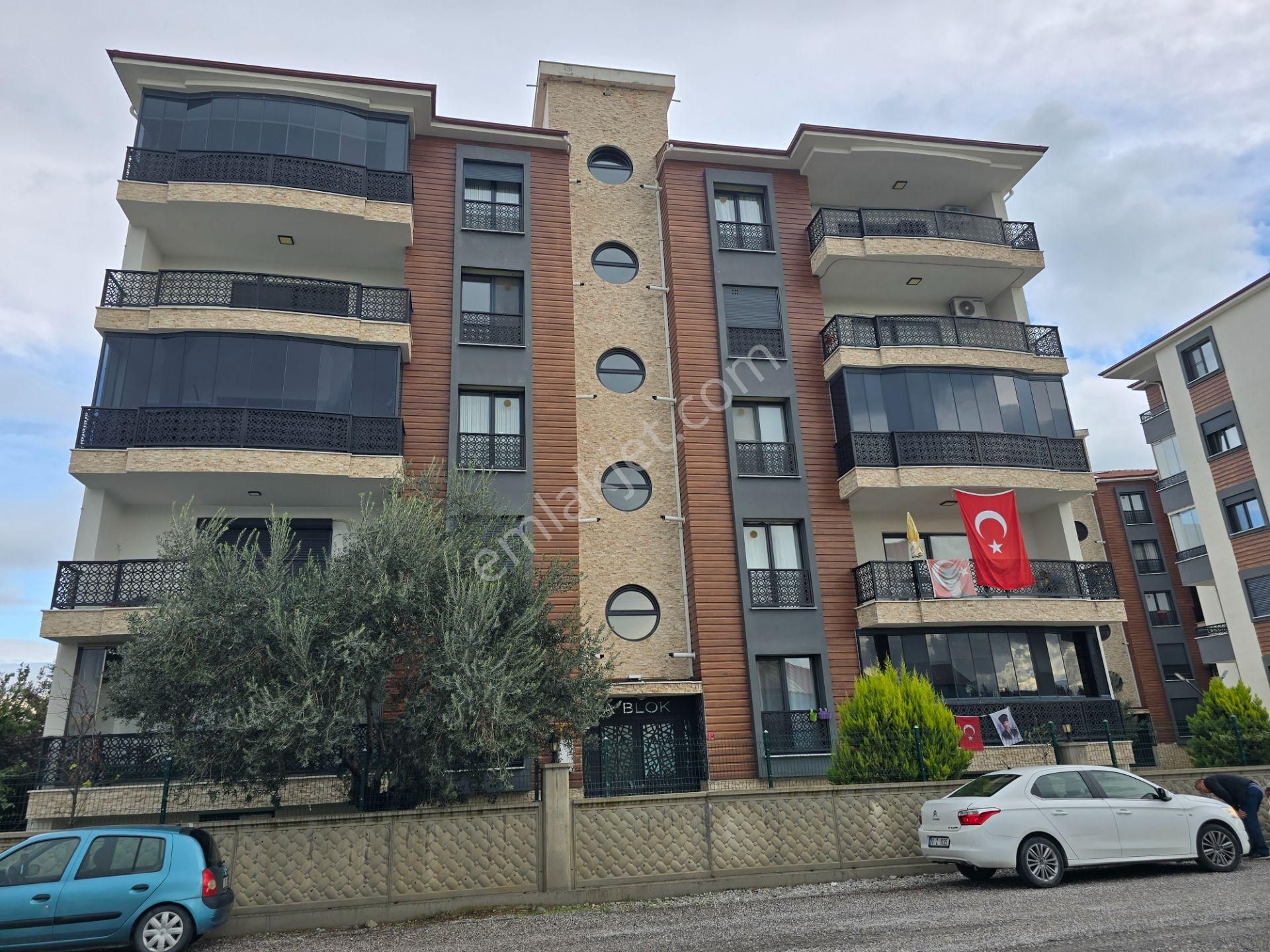 Bahçeşehir Konakları Sitesinde Konfor Ve Modernlik 3+1 Daire...