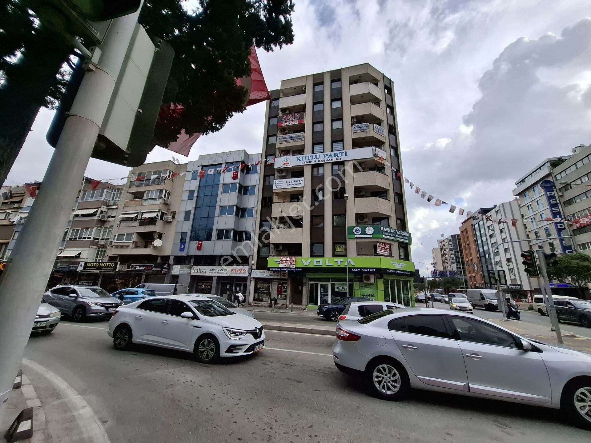 Basmane Kültürpark Yanında Yatırımlık Bakımlı Ofis - Görsel 11