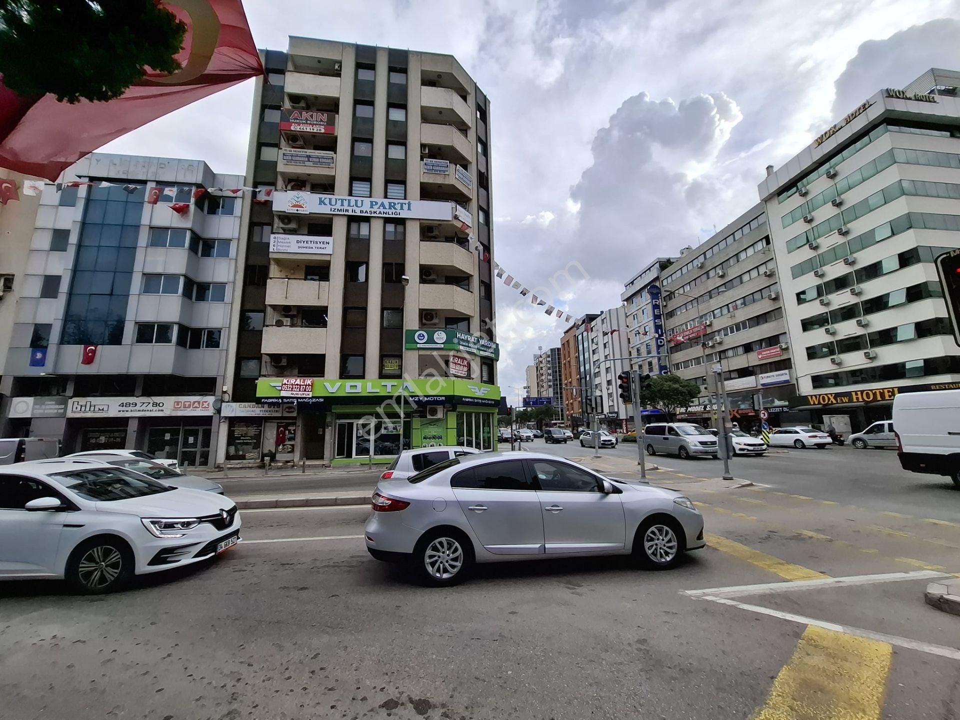 Basmane Kültürpark Yanında Yatırımlık Bakımlı Ofis - Görsel 10