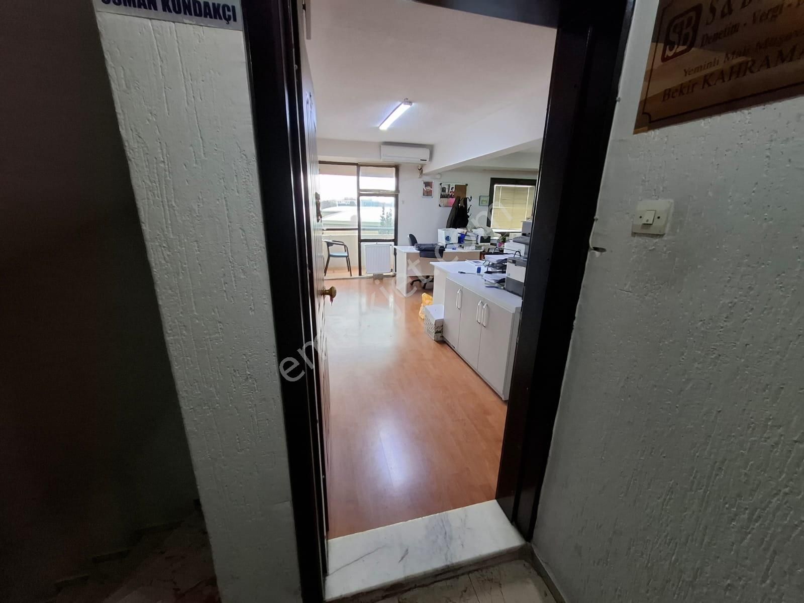 Basmane Kültürpark Yanında Yatırımlık Bakımlı Ofis - Görsel 14