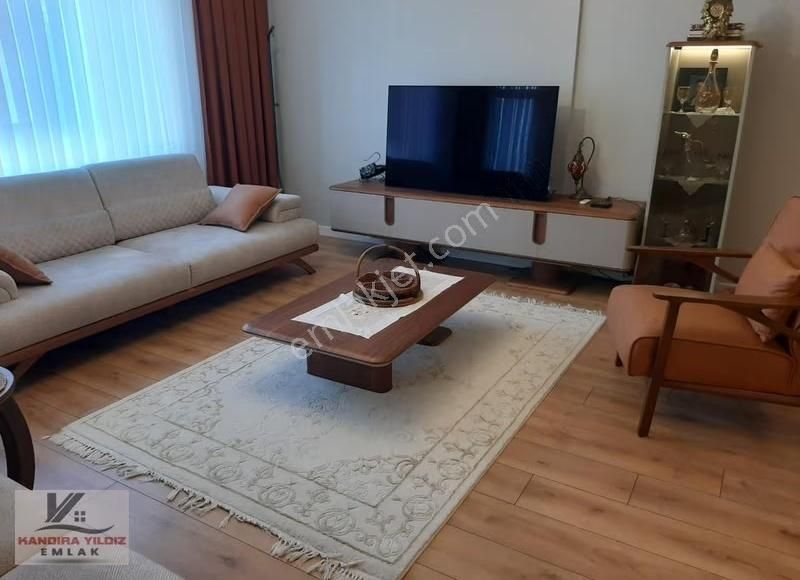 Çekmeköy Beşyıldız Sitesinde 135 M2 Net Kullanımlı 1.kat Daire - Görsel 30