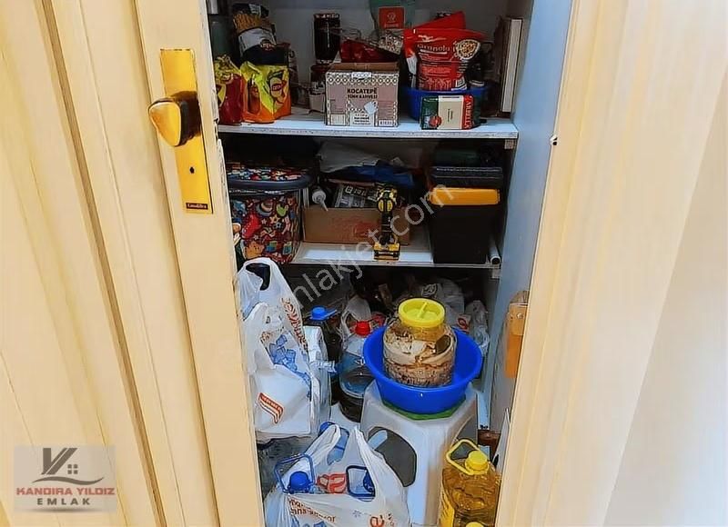 Çekmeköy Beşyıldız Sitesinde 135 M2 Net Kullanımlı 1.kat Daire - Görsel 8