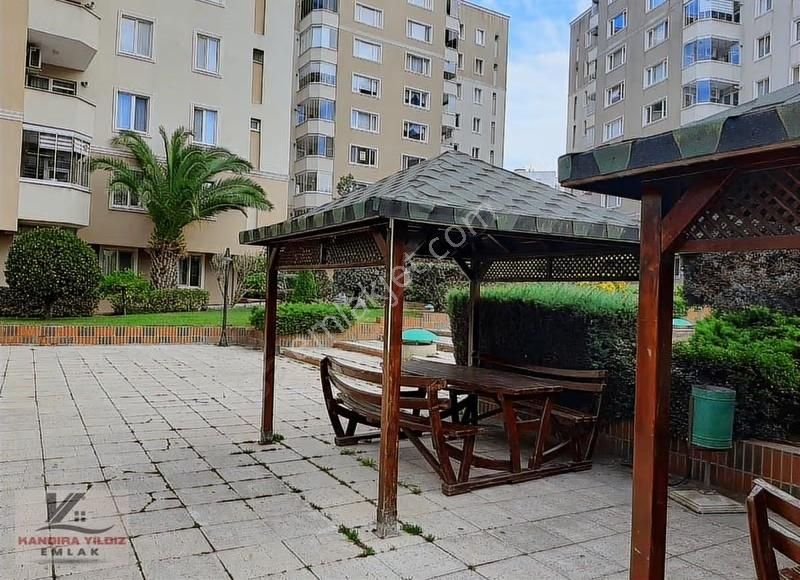 Çekmeköy Beşyıldız Sitesinde 135 M2 Net Kullanımlı 1.kat Daire - Görsel 25