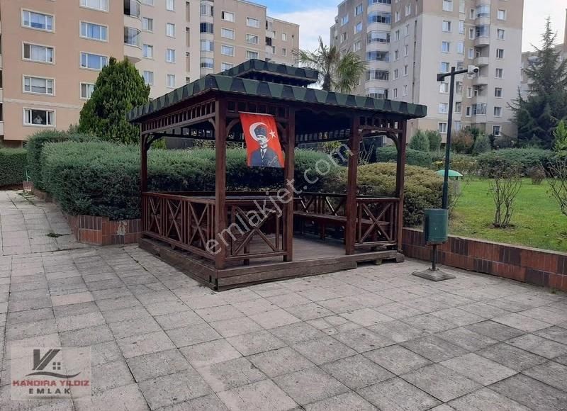 Çekmeköy Beşyıldız Sitesinde 135 M2 Net Kullanımlı 1.kat Daire - Görsel 4