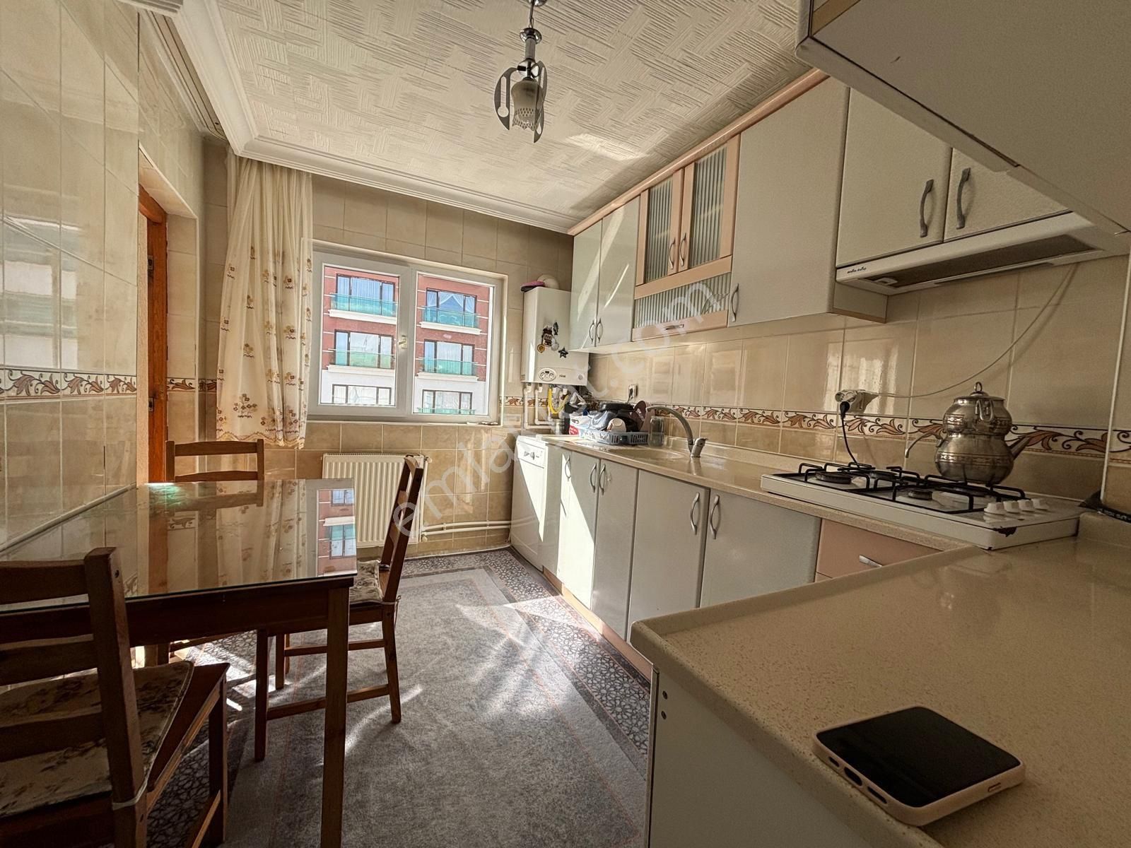 Kalecik Emlak'tan Merkez Mahallesinde Okullar Bölgesinde 3+1 Daire - Görsel 2