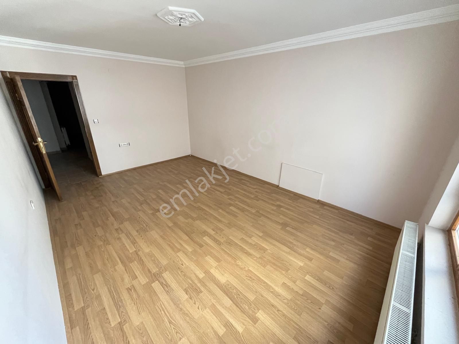 Mülk Emlak Ofisinden Şain Nedim Mevkiin`de 2+1 Kot 1 Cepheleri Açık Fırsat Daire - Görsel 5