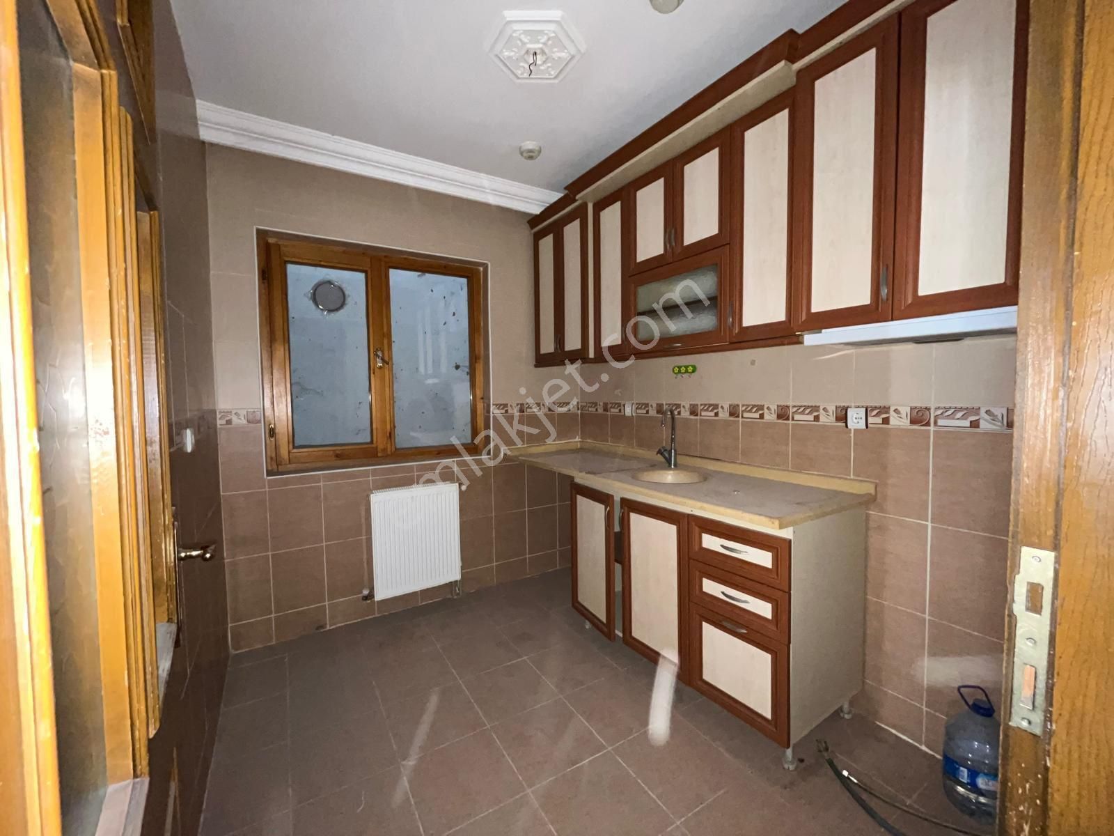 Mülk Emlak Ofisinden Şain Nedim Mevkiin`de 2+1 Kot 1 Cepheleri Açık Fırsat Daire - Görsel 23