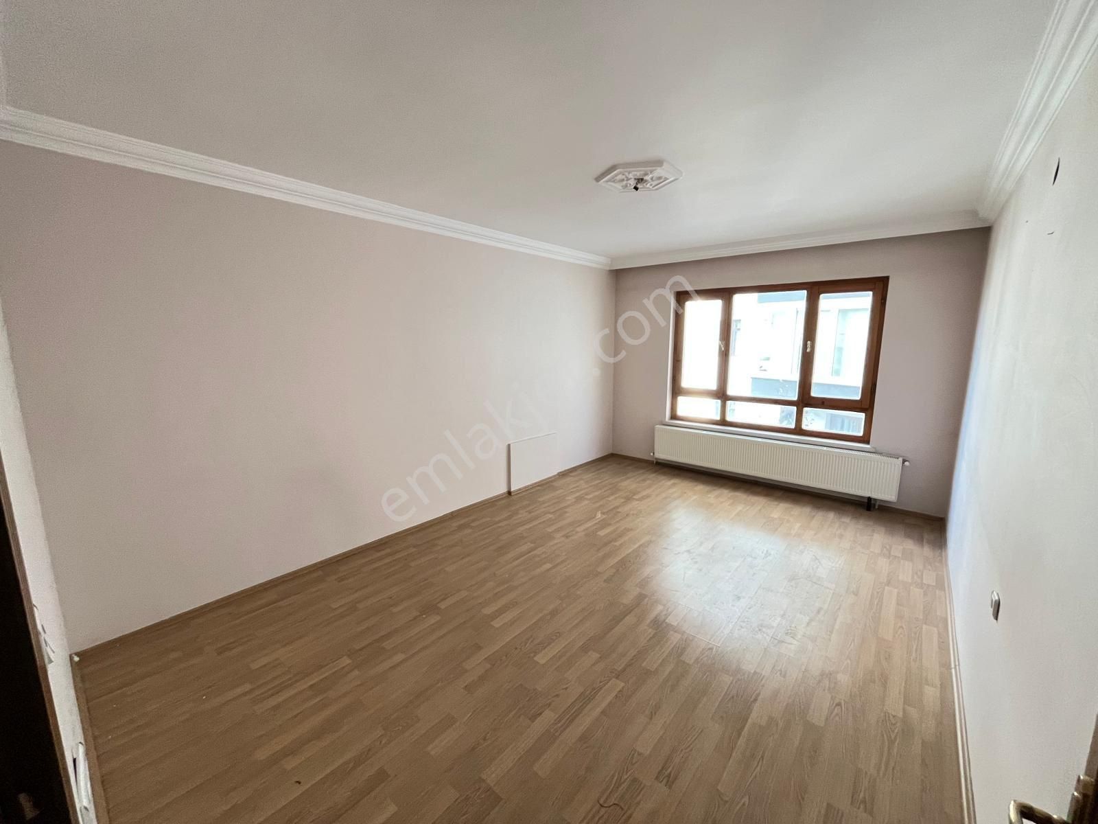 Mülk Emlak Ofisinden Şain Nedim Mevkiin`de 2+1 Kot 1 Cepheleri Açık Fırsat Daire