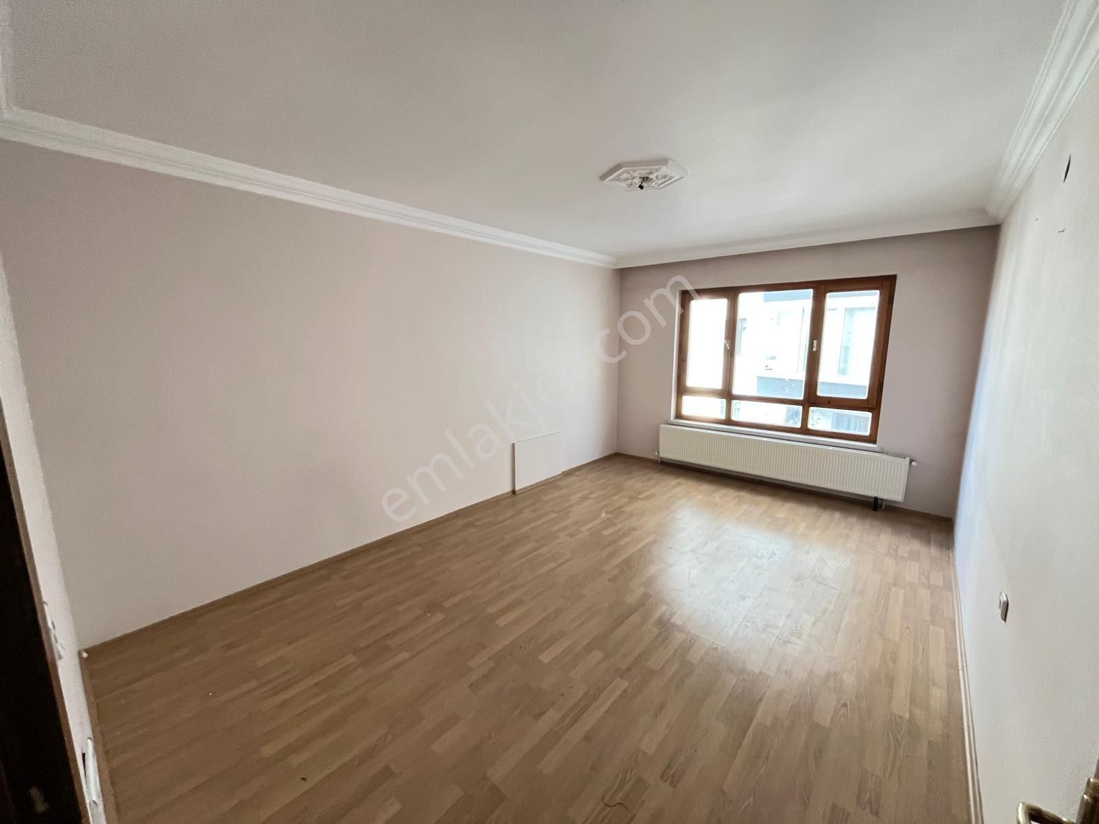 Mülk Emlak Ofisinden Şain Nedim Mevkiin`de 2+1 Kot 1 Cepheleri Açık Fırsat Daire - Görsel 8