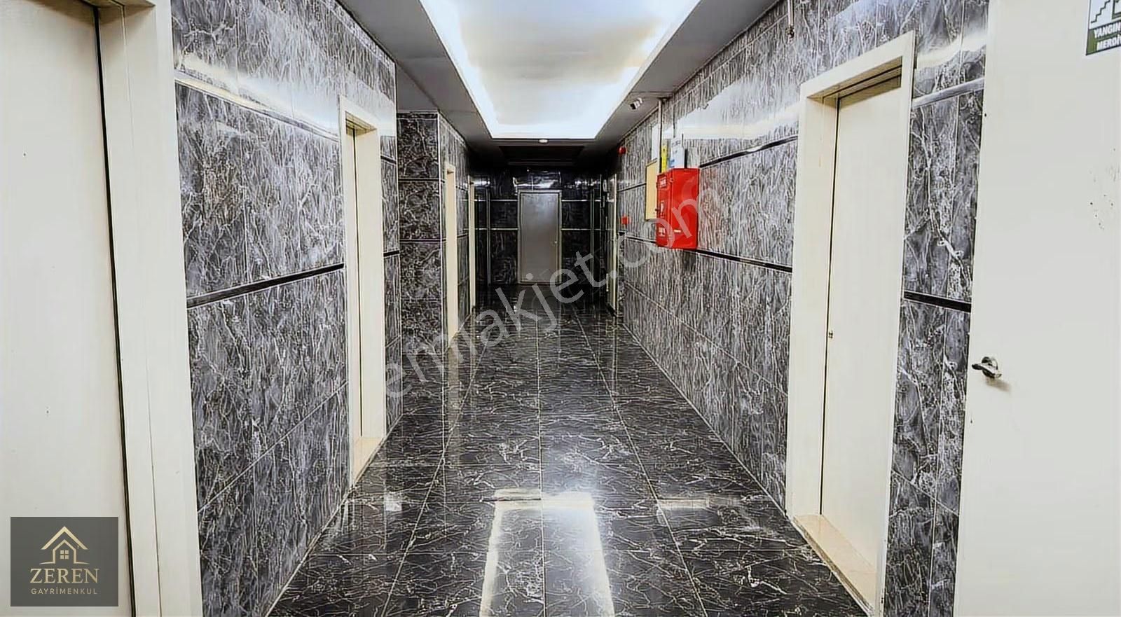 Zeren'den Site İçerisinde Ebeveyn Banyolu Çift Balkonlu 3+1 - Görsel 24