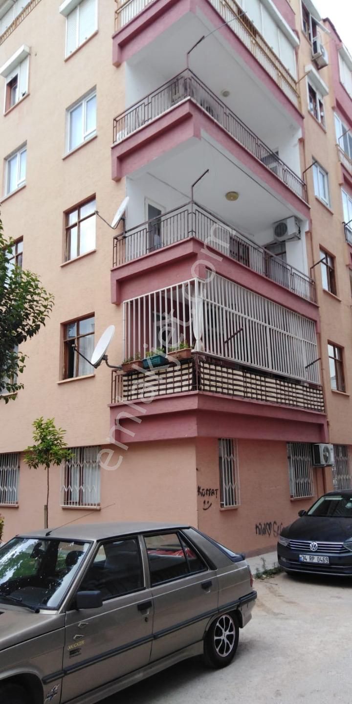 Üçgen Mahallesinde Satılık 3+1 Ara Kat Daire - Görsel 3