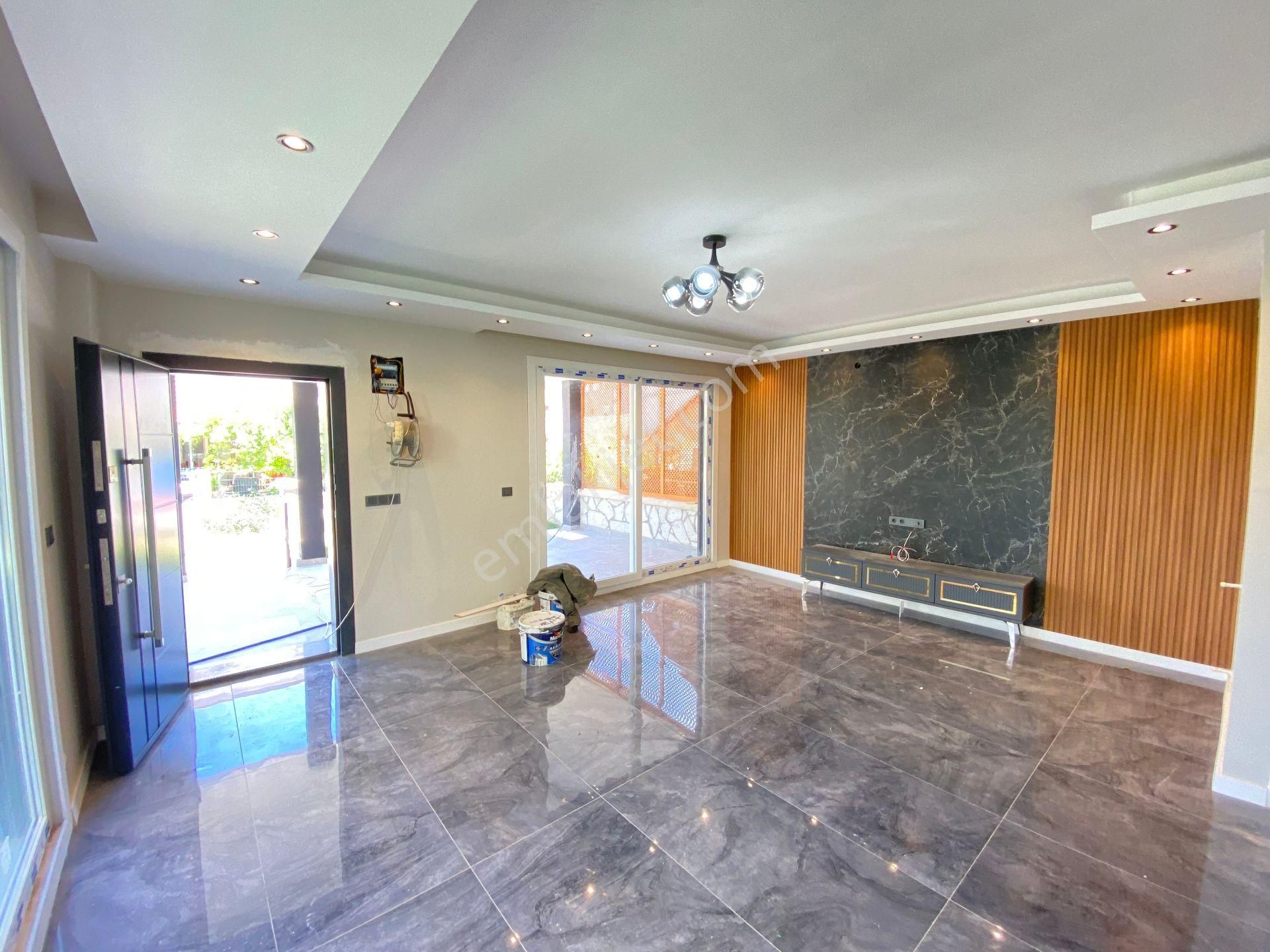 Seferihisar Doğanbey De Bahçeli Lükx Satılık 3+1 Villa - Görsel 14