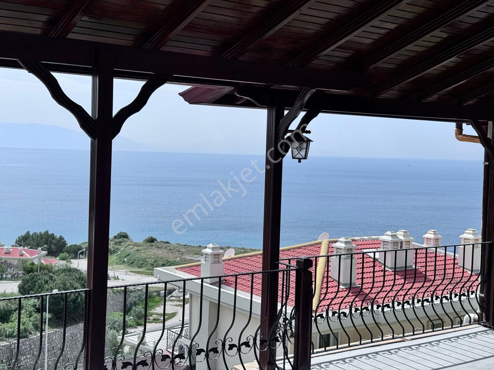 Doğanbey De Tamamen Yenilenmiş Ultra Lüks Satılık 4+1 Villa - Görsel 4