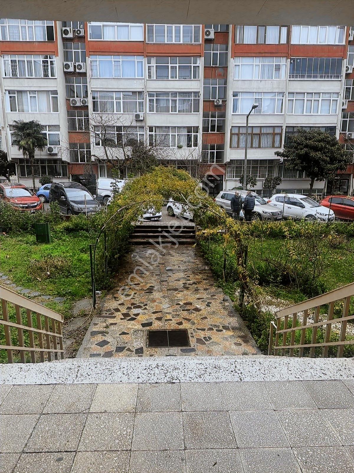 Engin Erdem'den Simitaş Bloklarında Satılık Daire