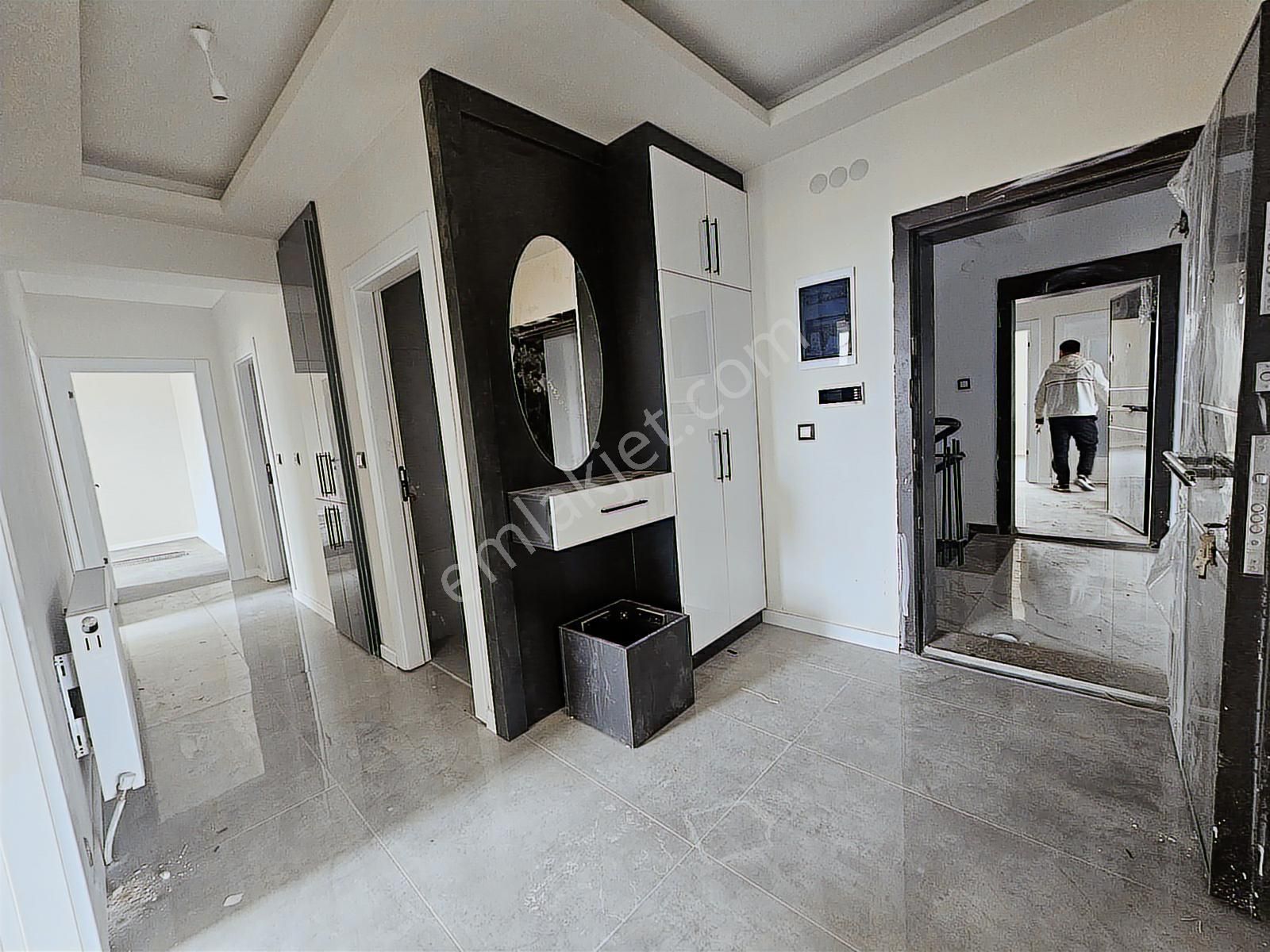 Yenikent 29 Ekim'de Ebv.banyolu Sıfır Full Yapılı Kombili Daire