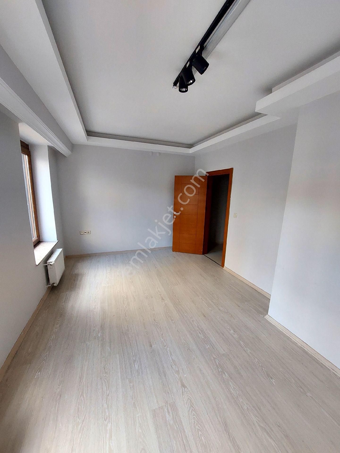 Oldpol Emlak'tan Şehirin Merkezinde Harika Konum Luks 1+1 Da - Görsel 2