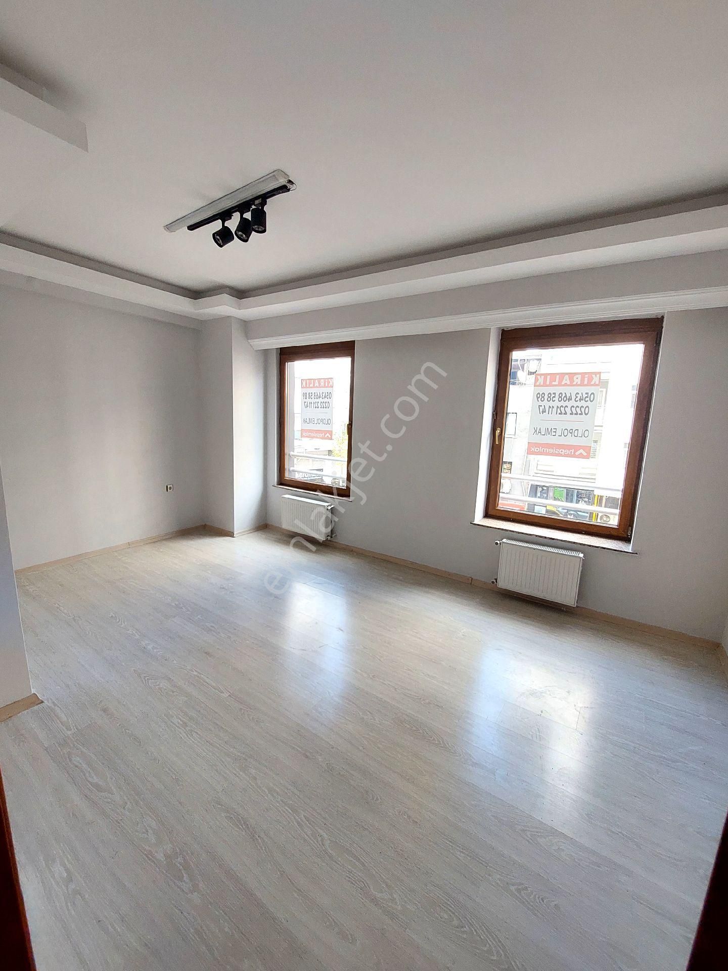 Oldpol Emlak'tan Şehirin Merkezinde Harika Konum Luks 1+1 Da