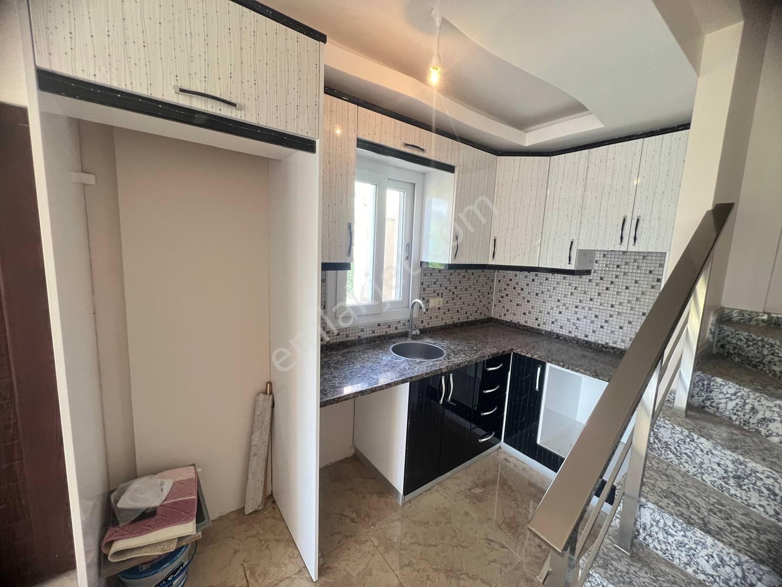 Özdere De Denize Yakın Manzaralı Otoparklı Satılık 3+1 Villa - Görsel 24