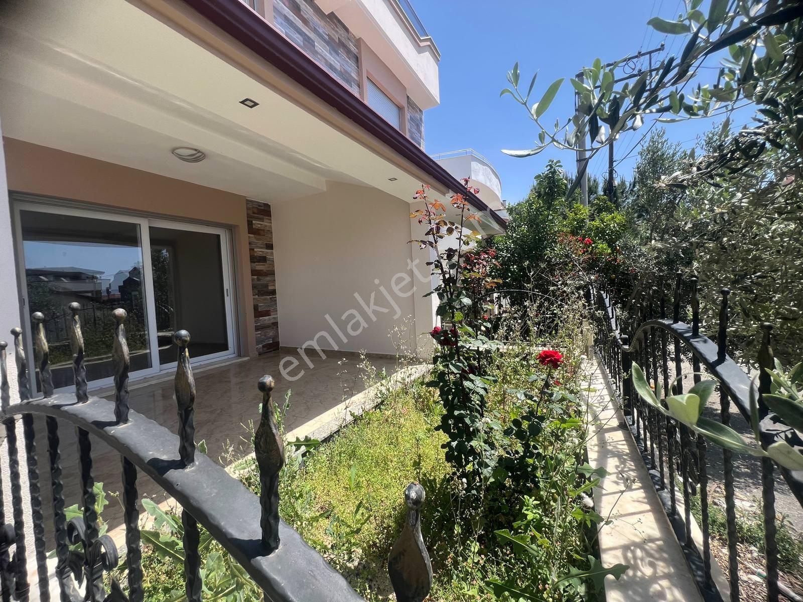 Özdere De Denize Yakın Manzaralı Otoparklı Satılık 3+1 Villa - Görsel 3