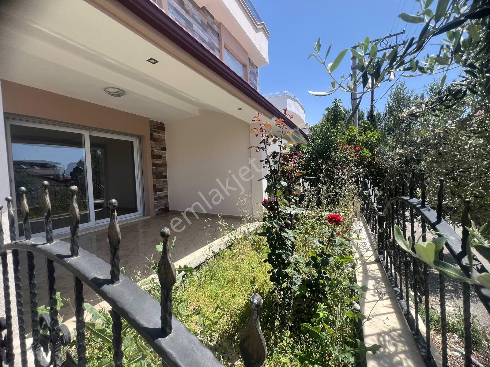 Özdere De Denize Yakın Manzaralı Otoparklı Satılık 3+1 Villa - Görsel 7