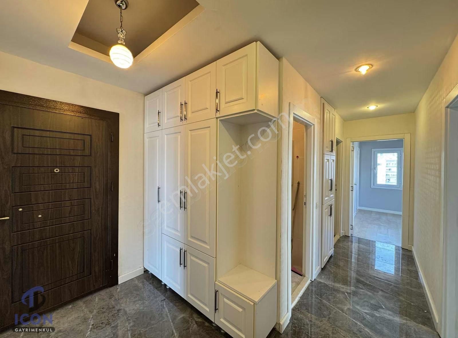 Icon'dan Menderes Mah'de Geniş Oturumlu Kombili 2+1 - Görsel 9