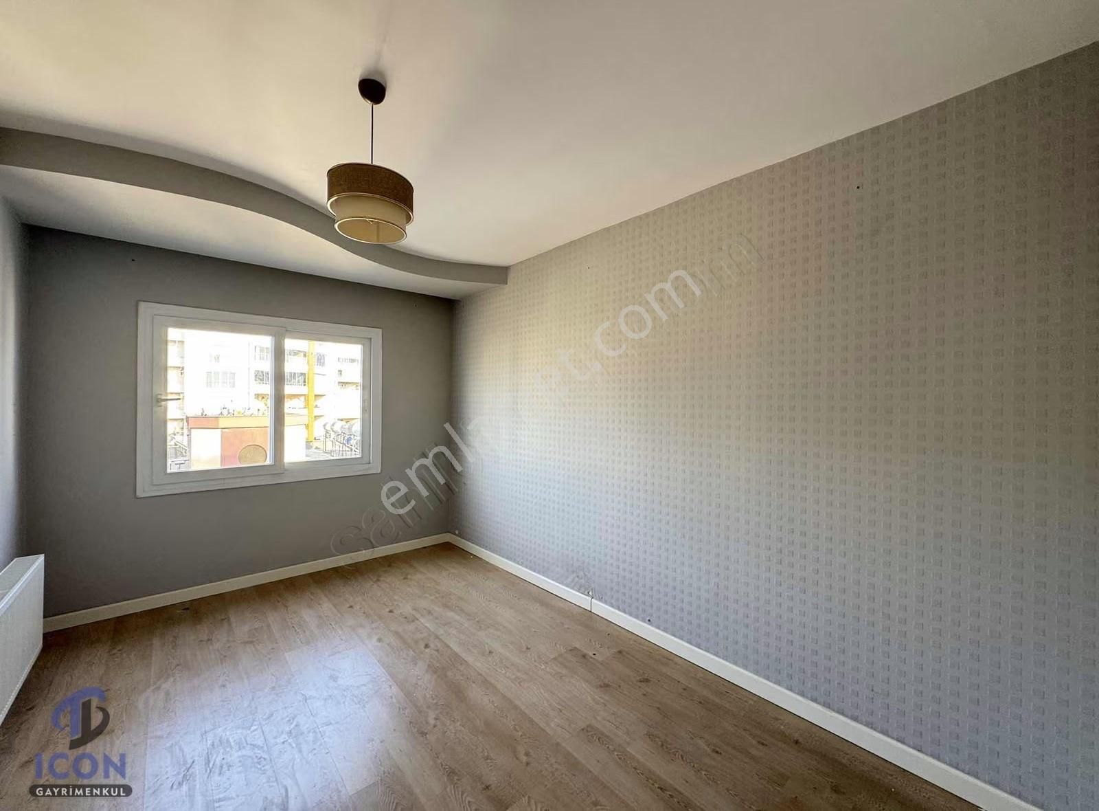 Icon'dan Menderes Mah'de Geniş Oturumlu Kombili 2+1 - Görsel 17